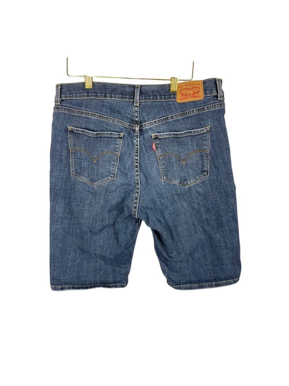 Women’s Levi’s Denim Bermuda shorts size 31 Regular Straight medium wash